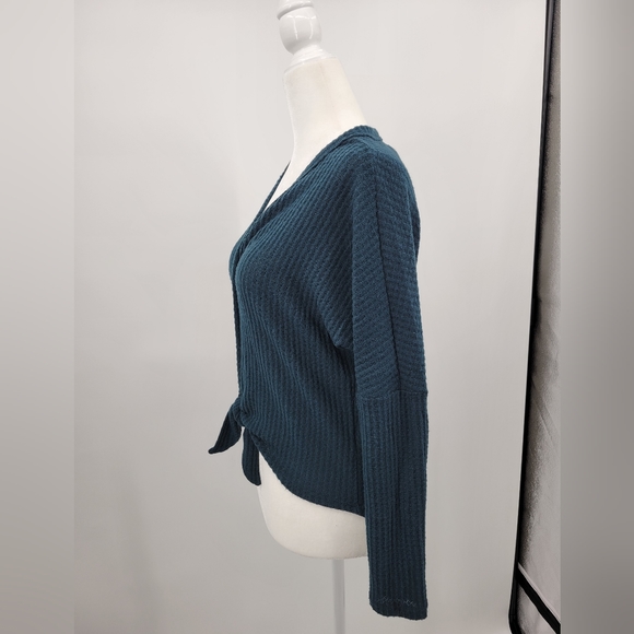 Francesca's ALYA Green Knit Tie Front Top, Size XS - Picture 6 of 12